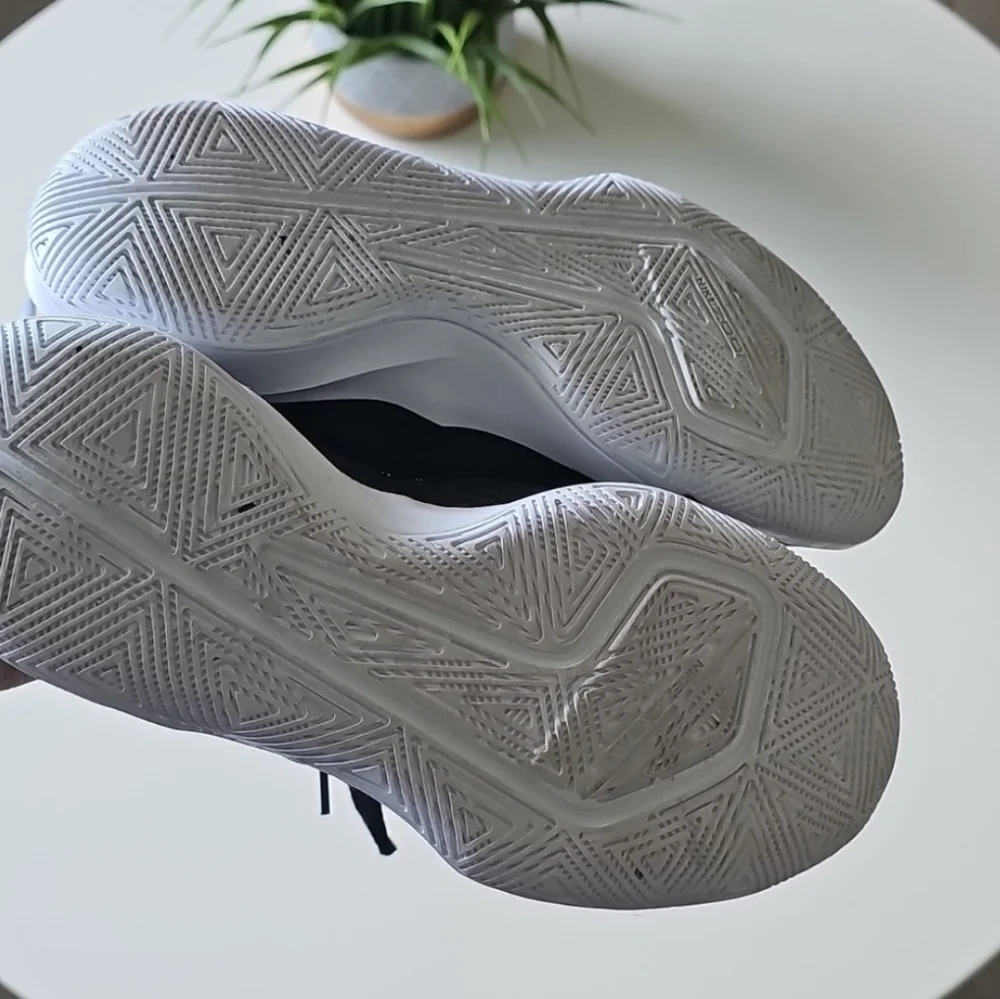 Nike Hyperspeed Court Athletic Volleyball Sneakers - Picture 8 of 10